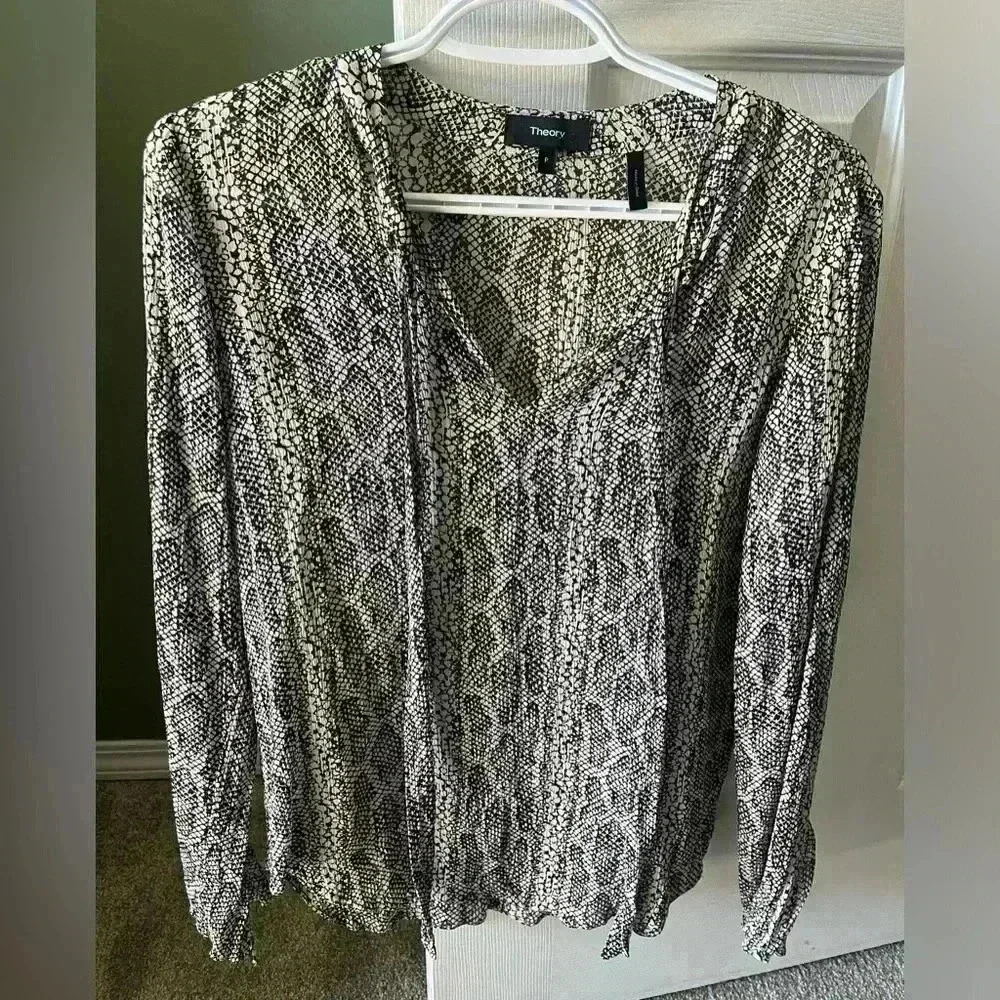 Theory  100% Silk Top | Petite - Picture 2 of 7